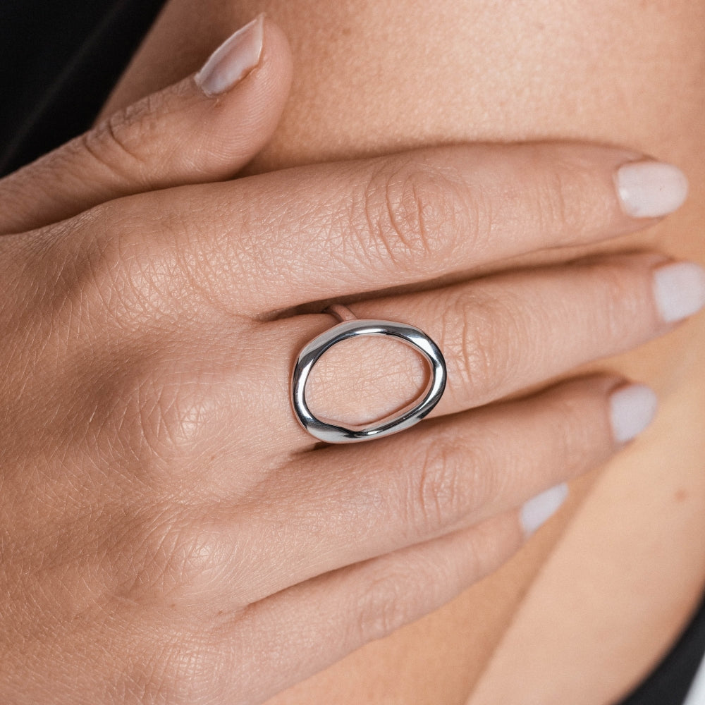 Bague ovale en acier éternel