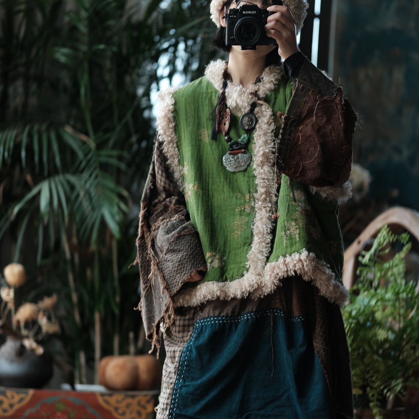 Vintage Winter Patchwork Cotton Linen Vest– Floral Print, Lamb Fleece Trim Vest