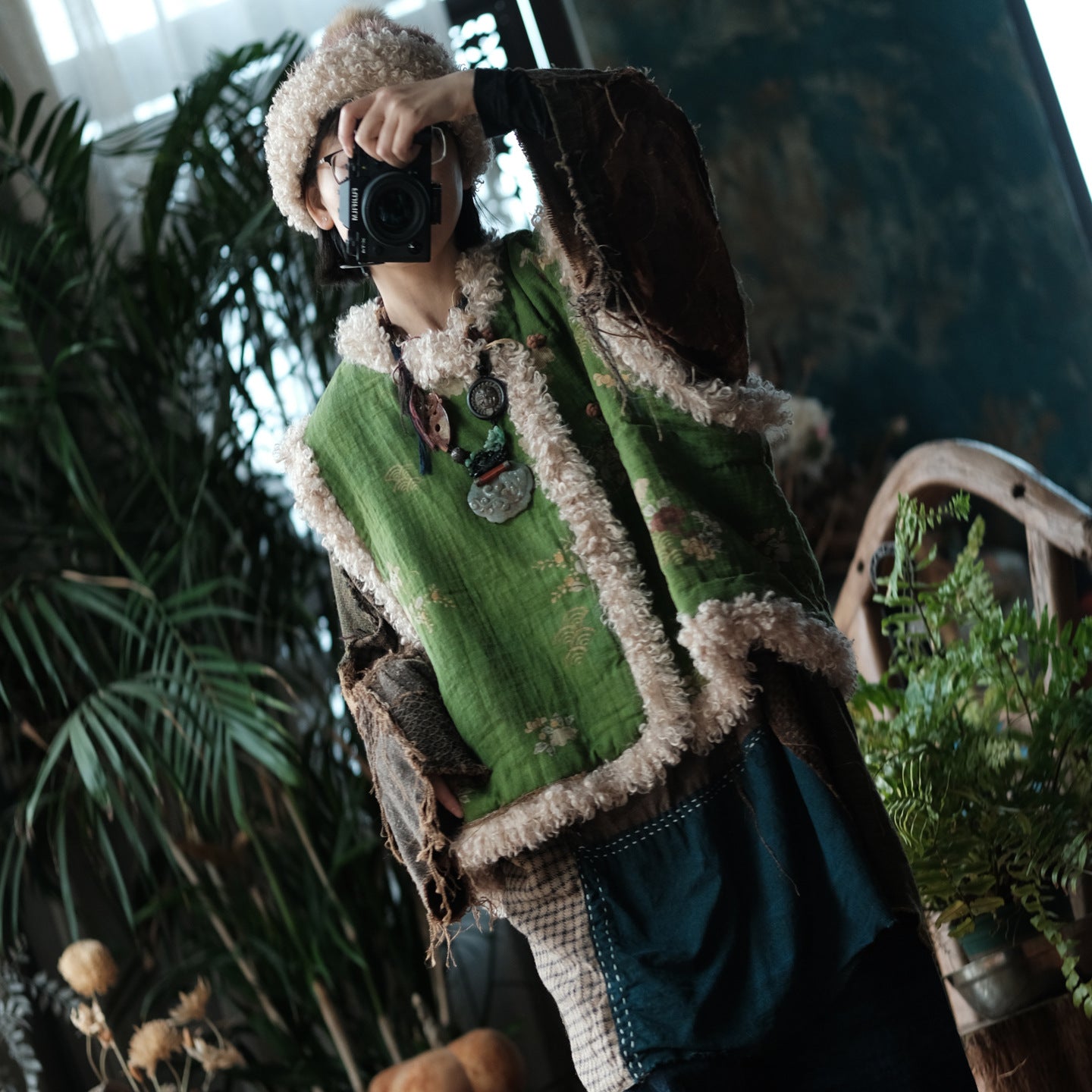 Vintage Winter Patchwork Cotton Linen Vest– Floral Print, Lamb Fleece Trim Vest