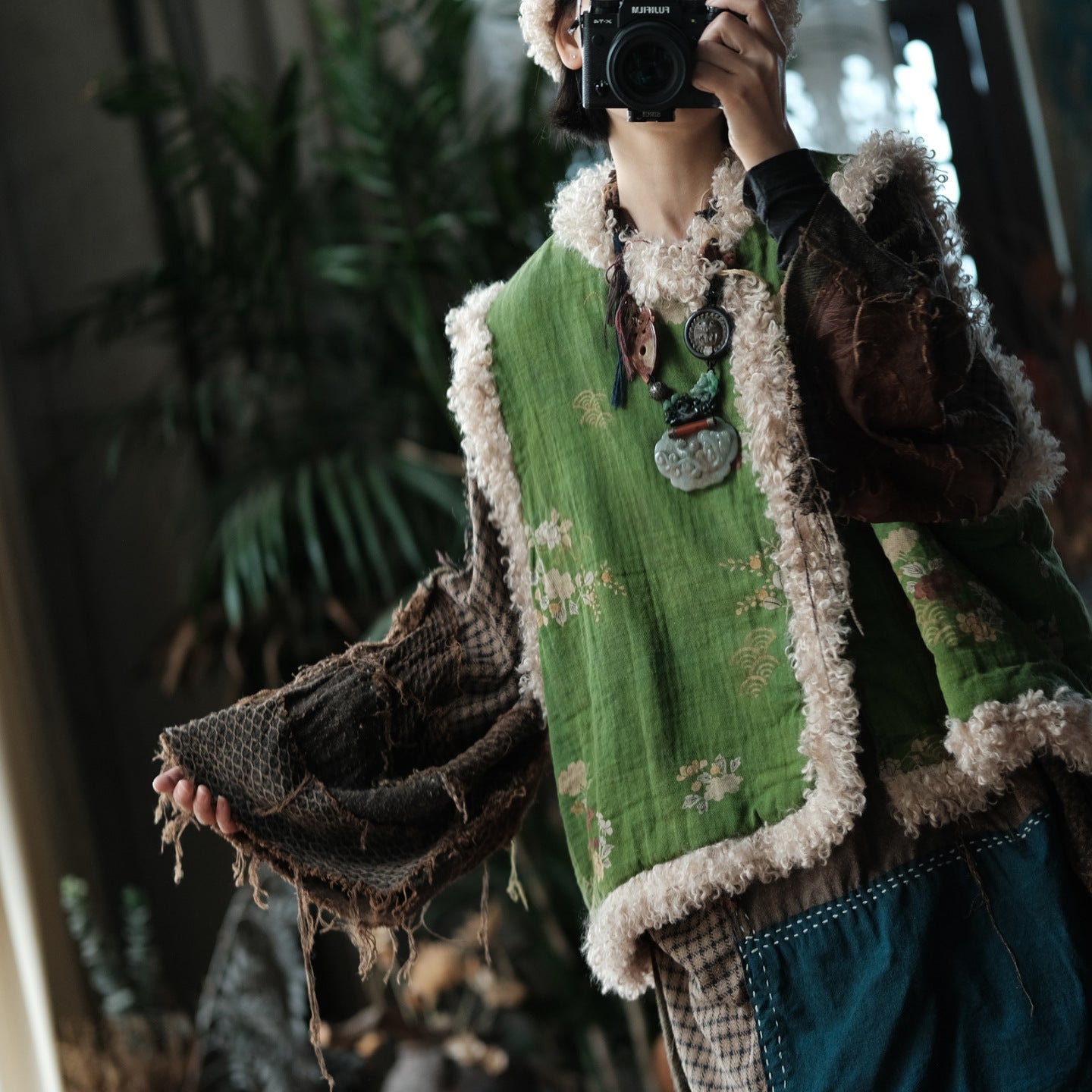 Vintage Winter Patchwork Cotton Linen Vest– Floral Print, Lamb Fleece Trim Vest