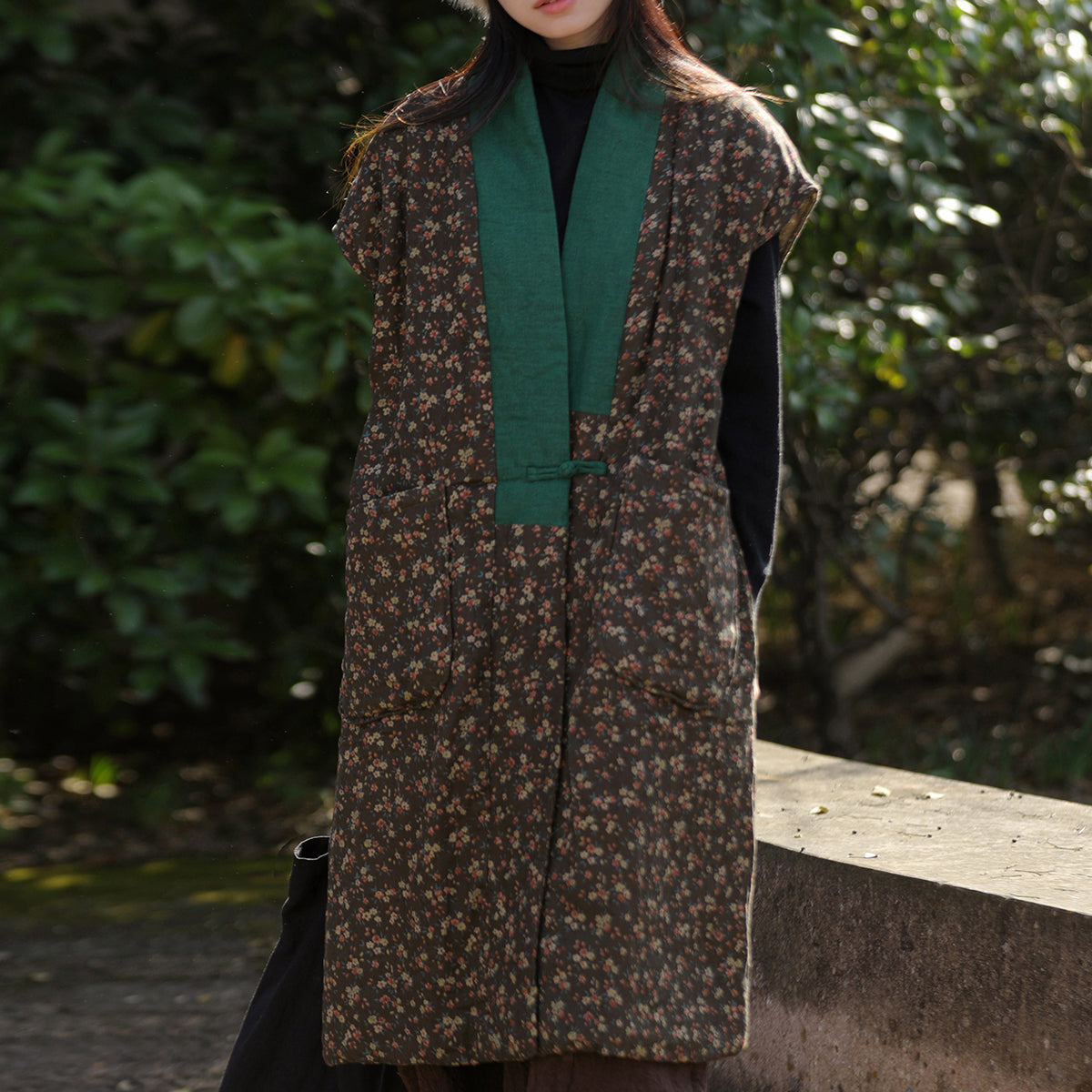 Retro Ethnic Padded Cotton Vest – Sleeveless, Silk Lined