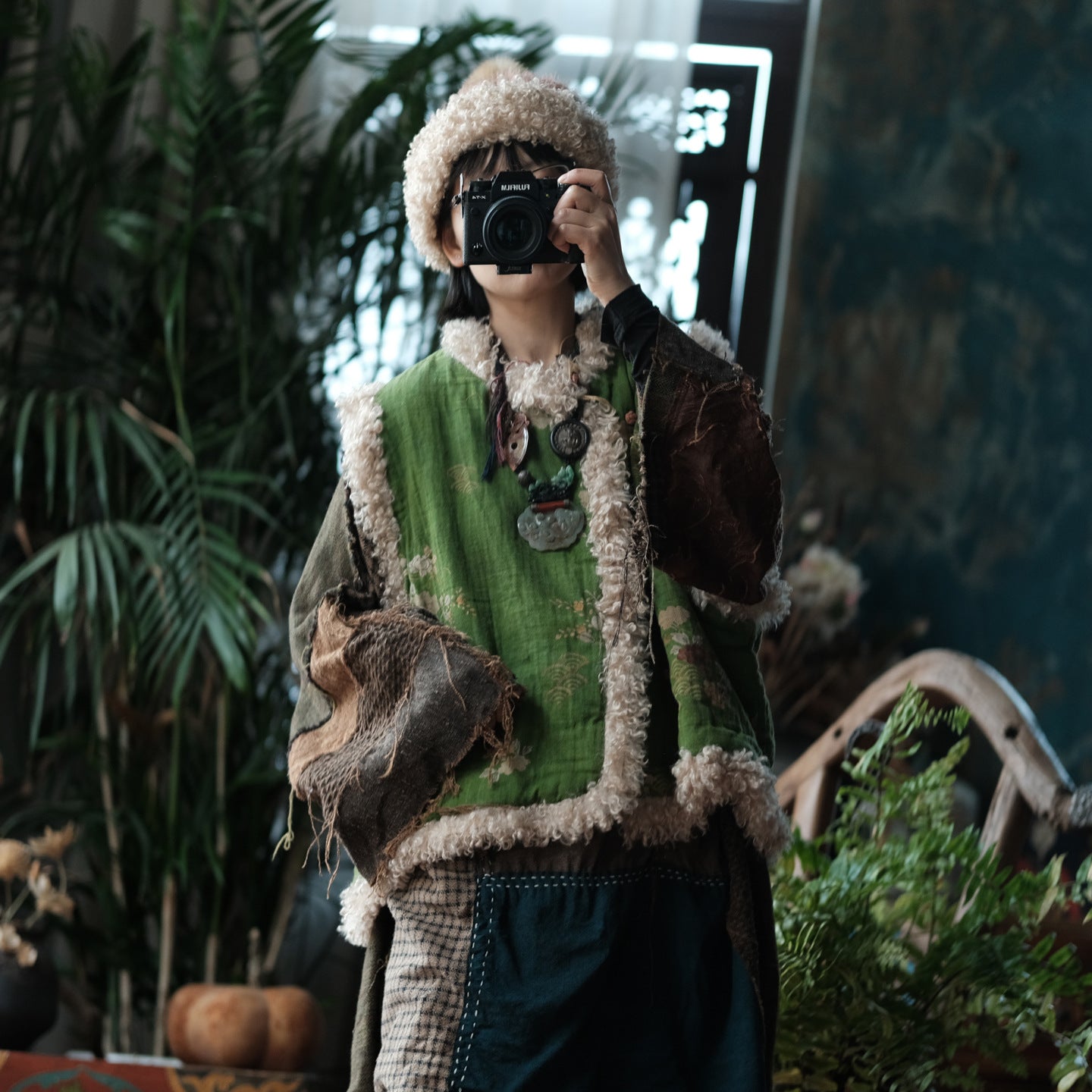 Vintage Winter Patchwork Cotton Linen Vest– Floral Print, Lamb Fleece Trim Vest