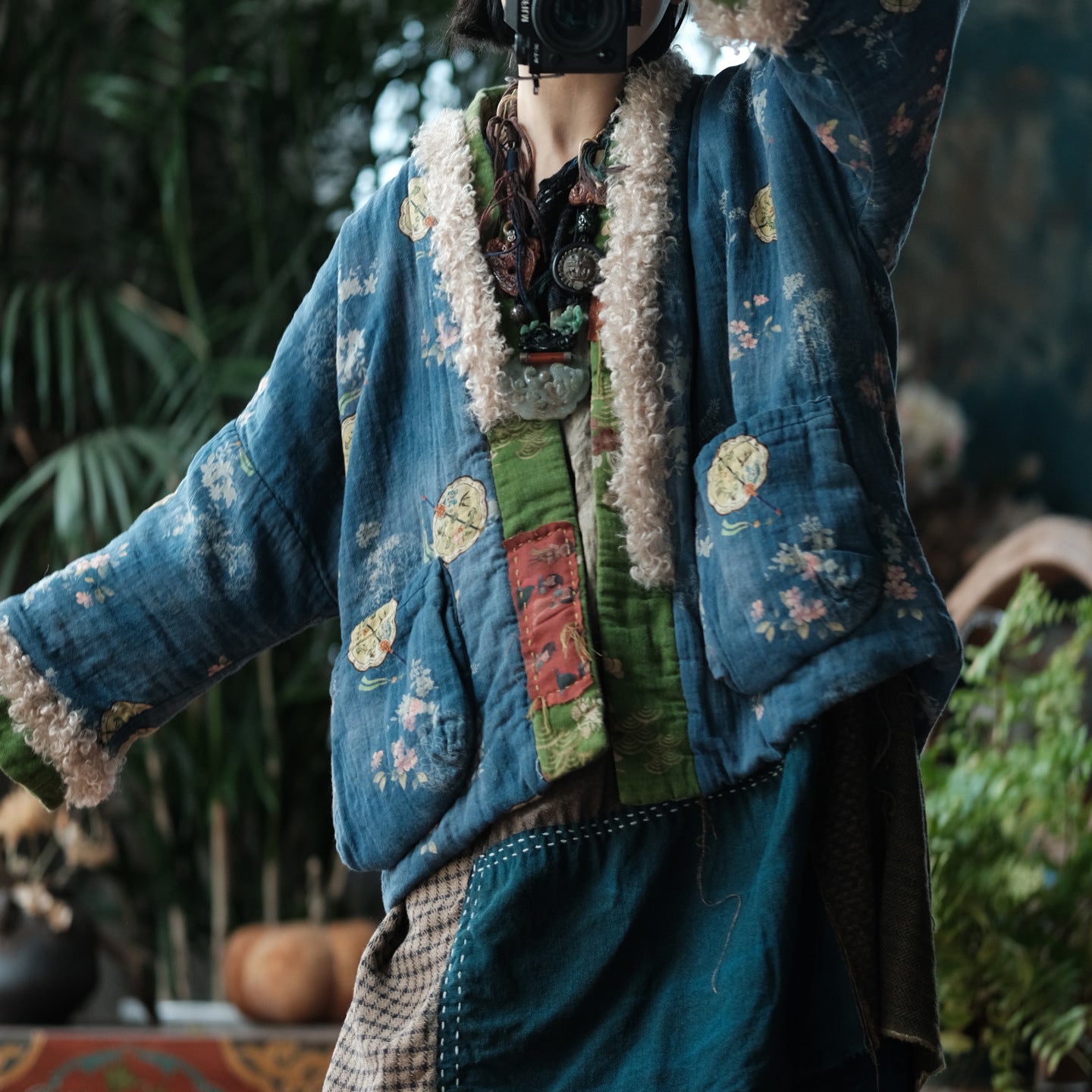 Vintage Winter Reversible Patchwork Cotton Linen Jacket – Floral Print, Lamb Fleece Trim Parka