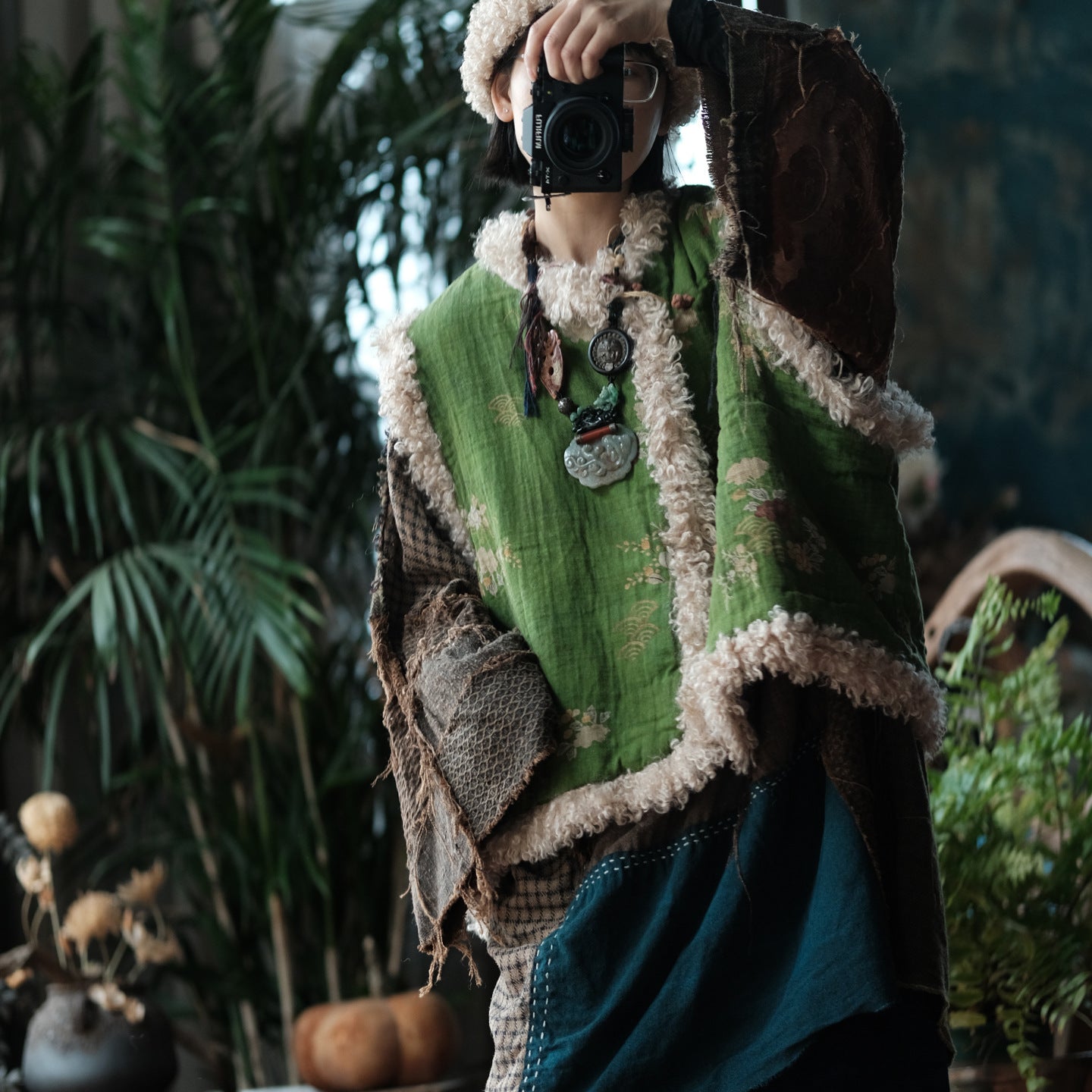 Vintage Winter Patchwork Cotton Linen Vest– Floral Print, Lamb Fleece Trim Vest