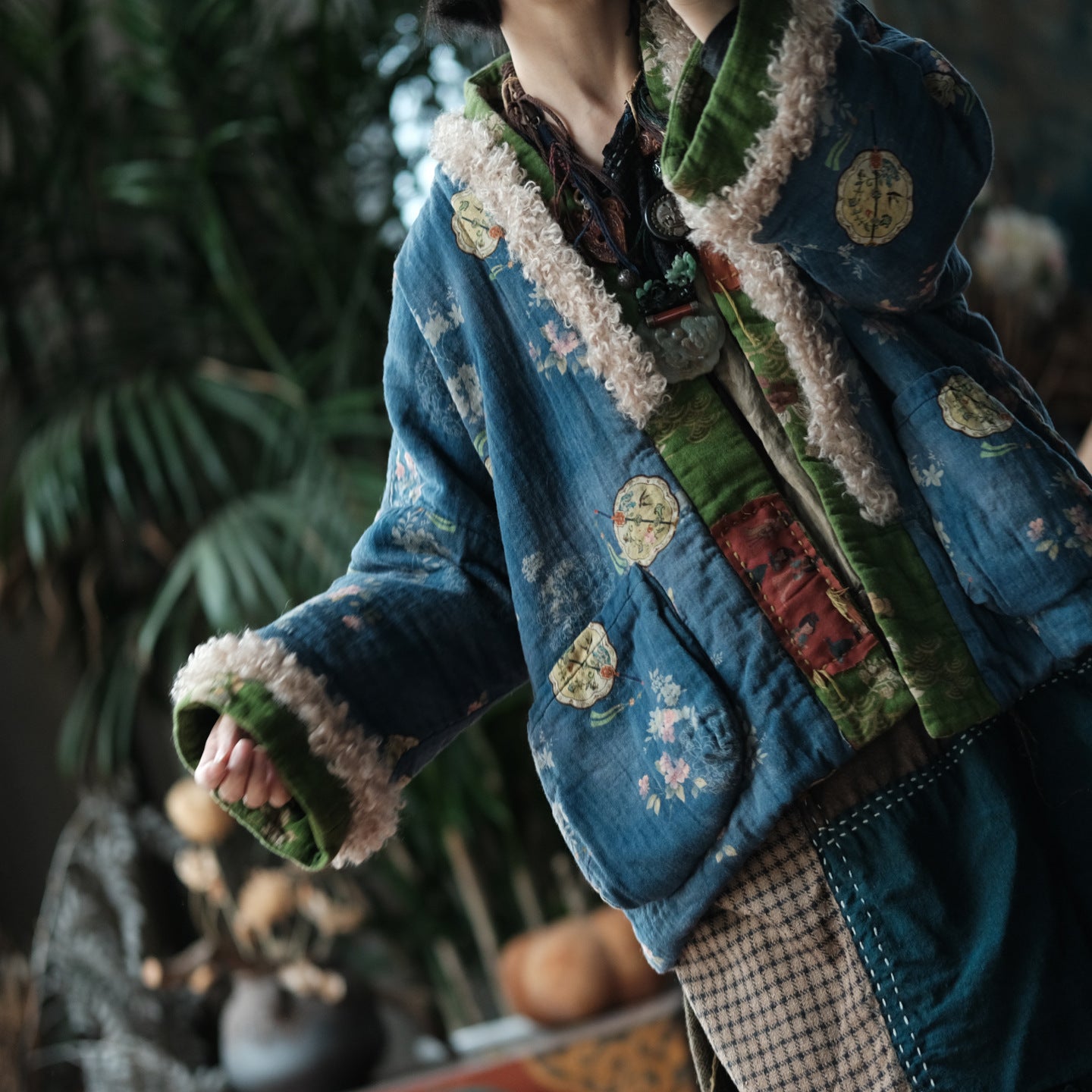 Vintage Winter Reversible Patchwork Cotton Linen Jacket – Floral Print, Lamb Fleece Trim Parka